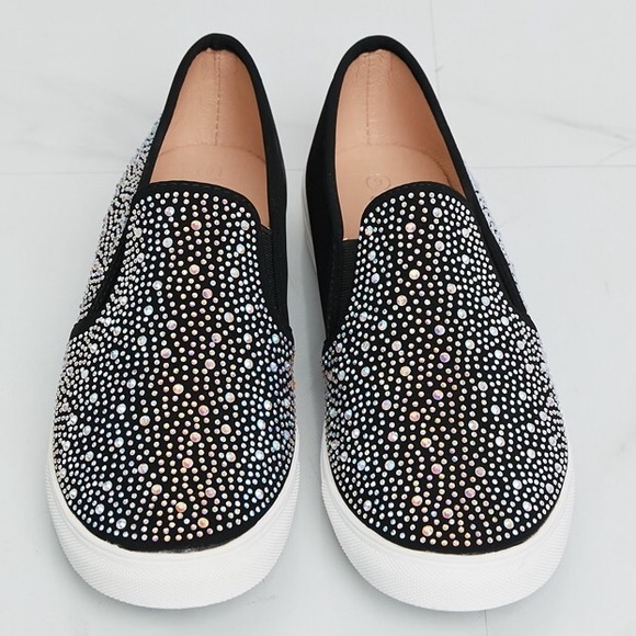 Forever Link Rhinestone Round Toe Black Slip-On Shoes - Picture 3 of 7